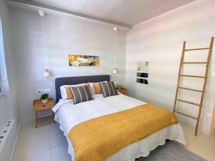 New Amazinglarge Luxury 4Br Suite/1Min Toacropolis Афины Экстерьер фото